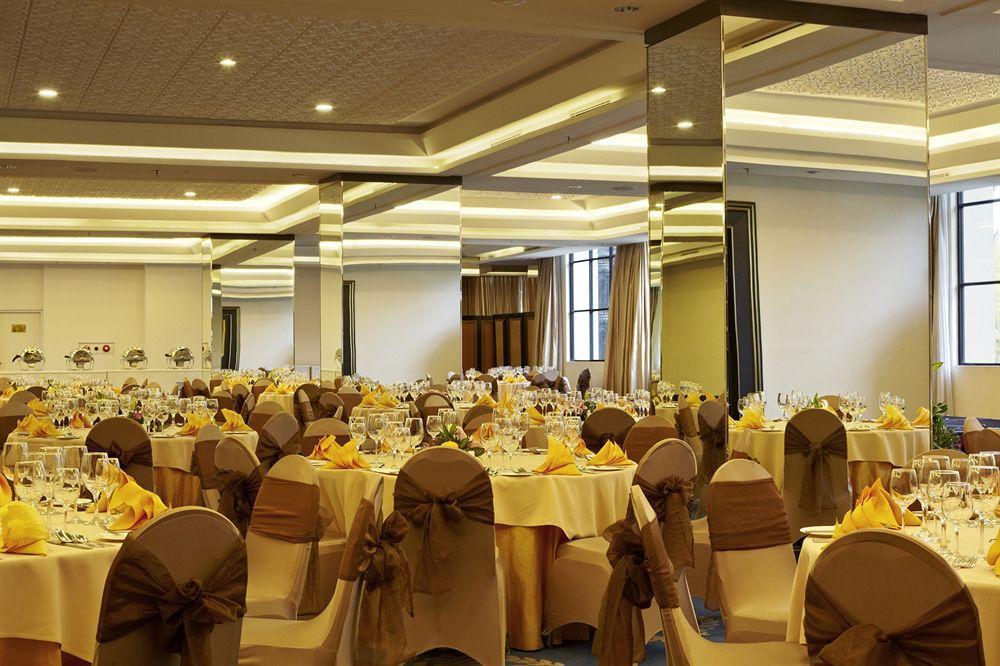 Artotel Gelora Senayan Jakarta Extérieur photo
